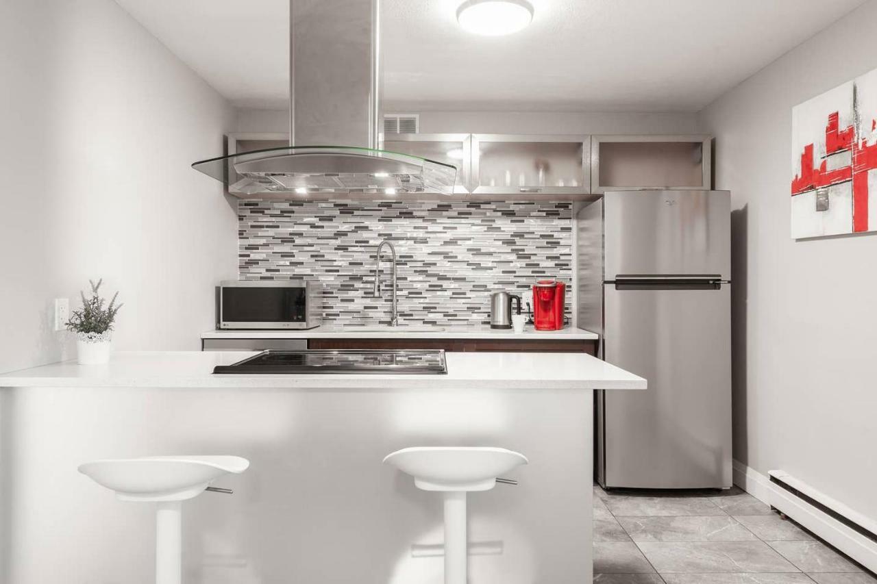 Entire 2 Bedroom Apartment Uptown Waterloo - E1 Ngoại thất bức ảnh