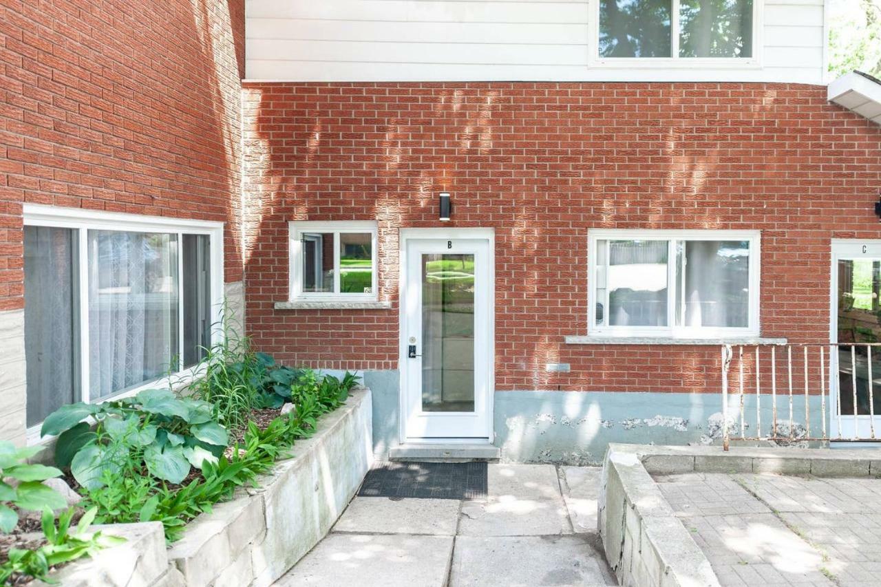 Entire 2 Bedroom Apartment Uptown Waterloo - E1 Ngoại thất bức ảnh